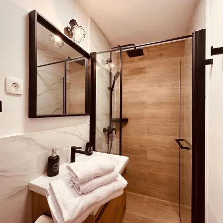 Lobel Apartman *